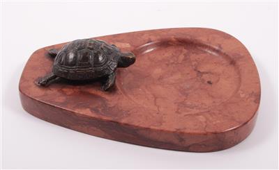 Steinschale mit Bronzefigur "Schildkröte" - Umění, starožitnosti, šperky