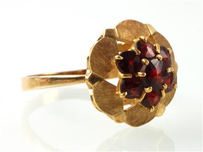 Granatring - Jewellery