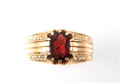 Granatring - Schmuck Onlineauktion